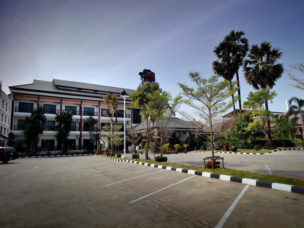 Mammoth Resort Khon Kaen Esterno foto