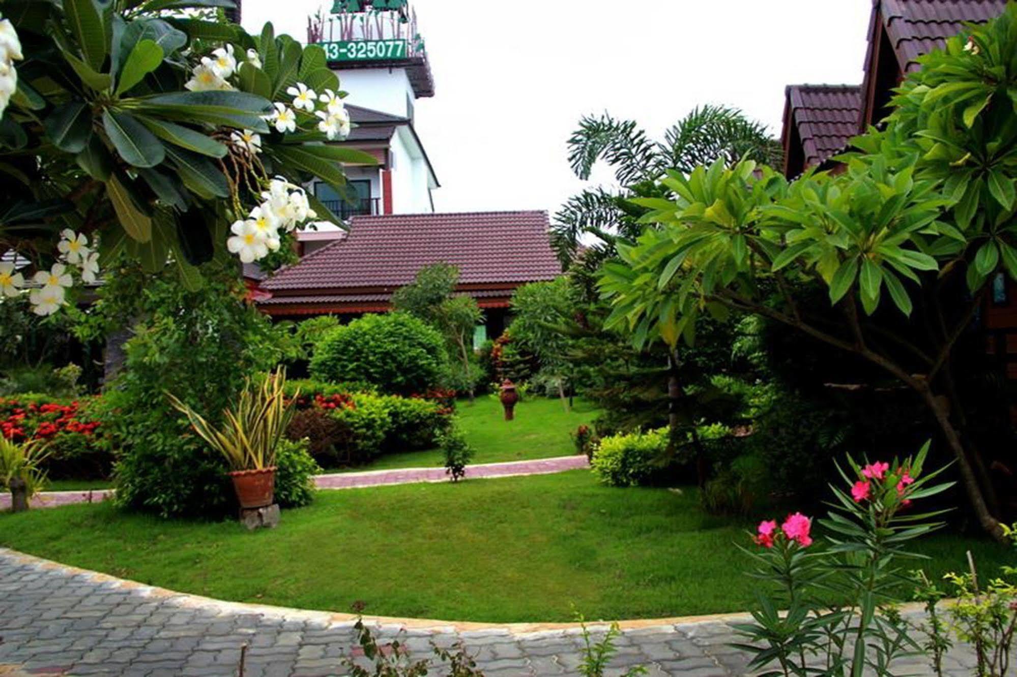Mammoth Resort Khon Kaen Esterno foto