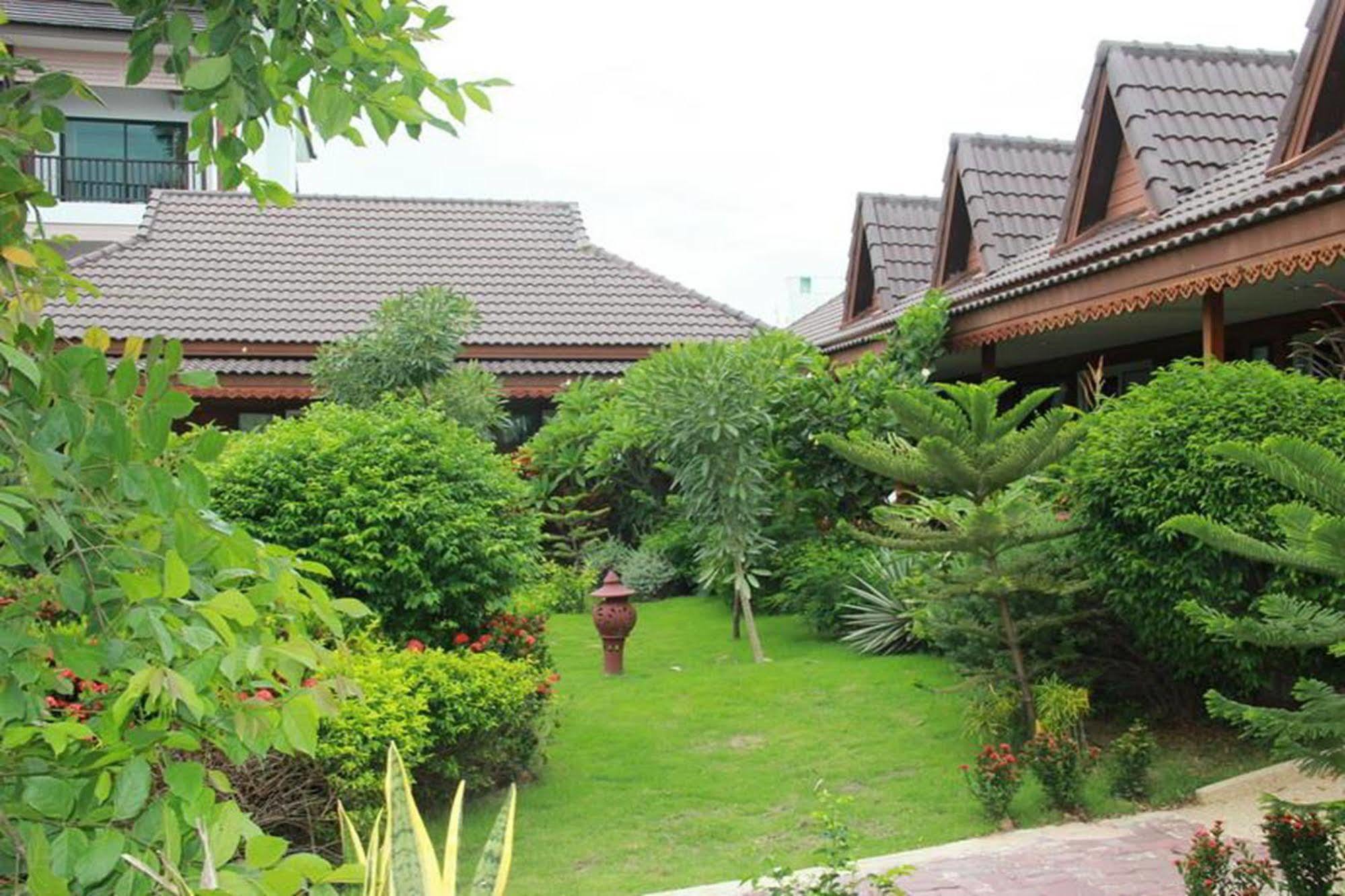 Mammoth Resort Khon Kaen Esterno foto
